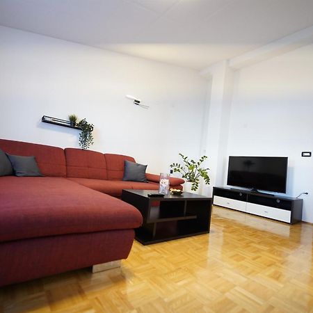 Apartments Loncar-Near Zrce Beach Novalja Zewnętrze zdjęcie
