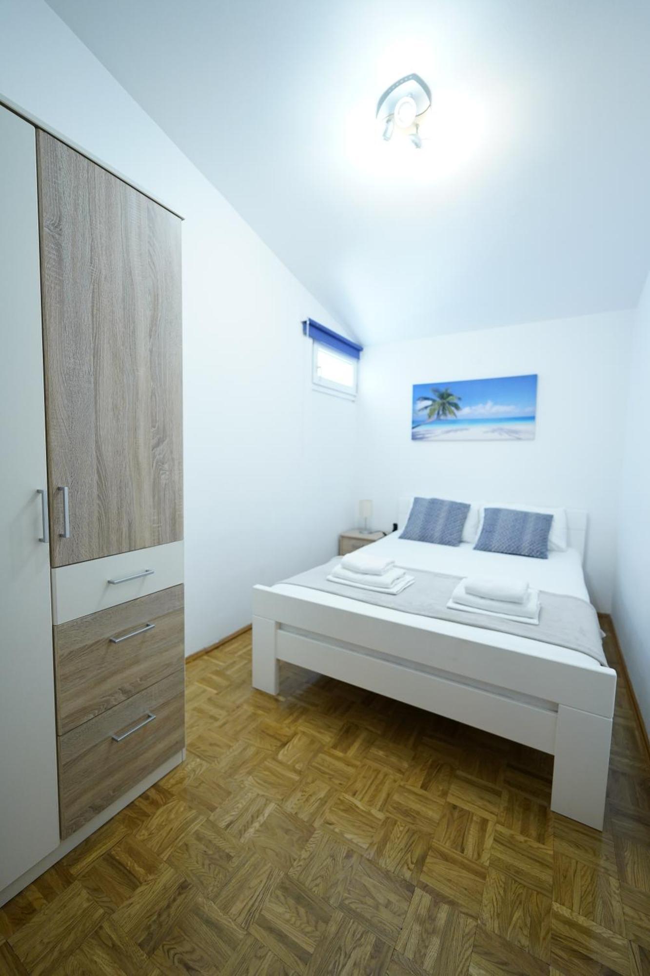Apartments Loncar-Near Zrce Beach Novalja Zewnętrze zdjęcie