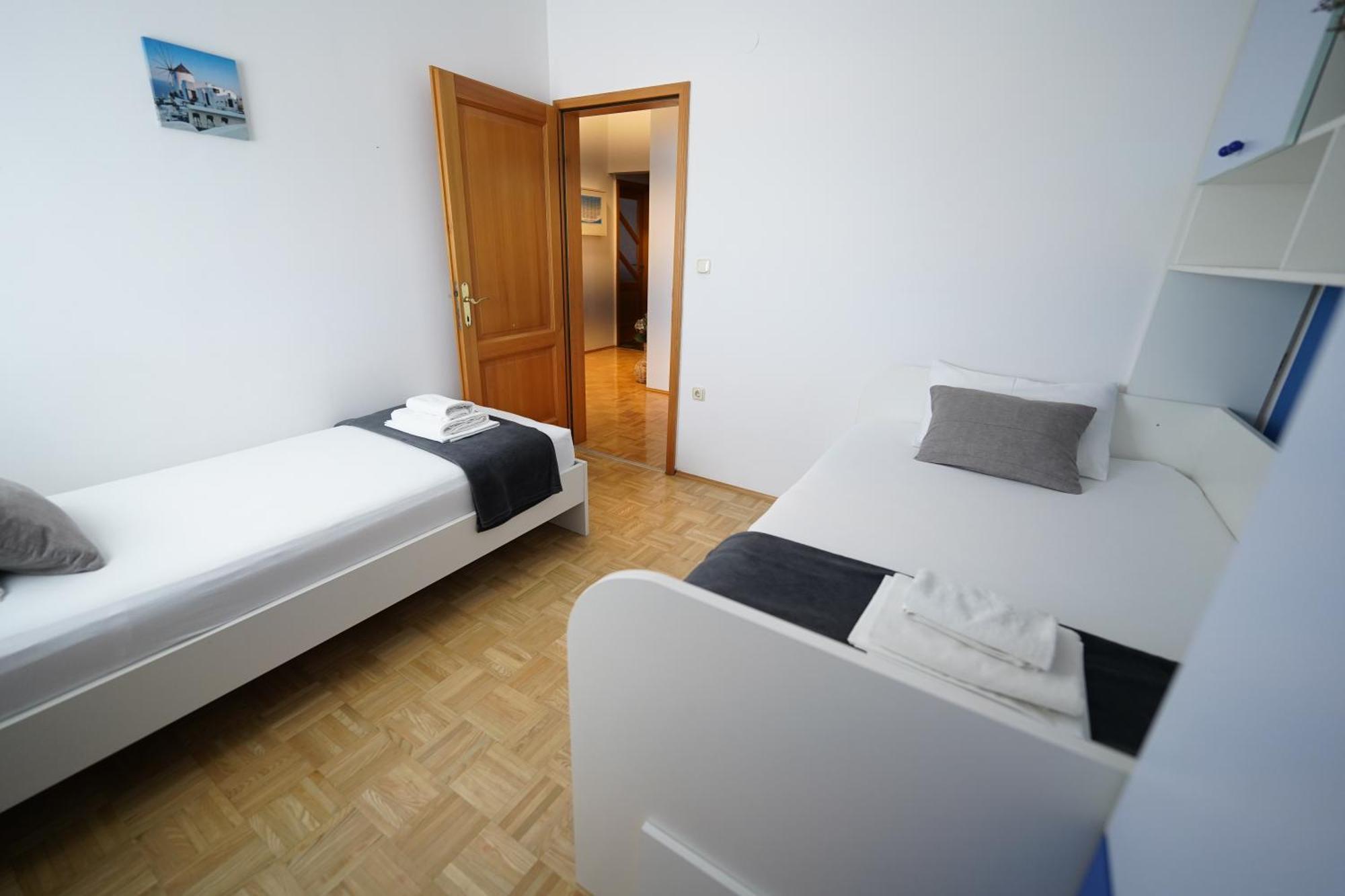 Apartments Loncar-Near Zrce Beach Novalja Zewnętrze zdjęcie